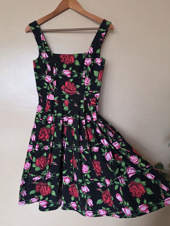 Betsey Johnson Dresses & Skirts - Betsey Johnson Romantic Rose Print Fit & Flare Dress Sz 4 USA Pin Up Rockabilly